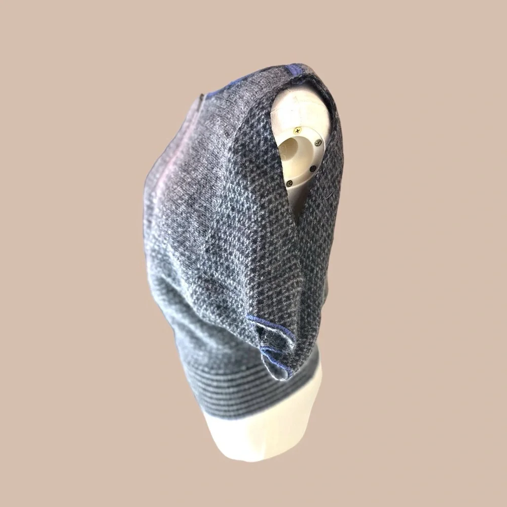 Free People Size XS lamb‎ and rabbit wool blend cold shoulder 1/4 zip sweater